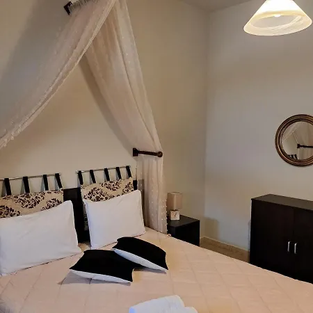 Aelia Apartment